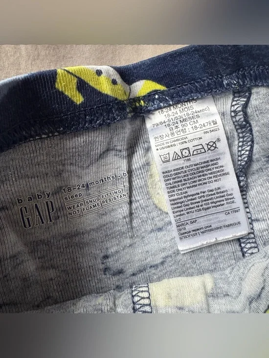 Baby Gap PJ’s - Space - 18-24 Mo - Picture 5 of 6